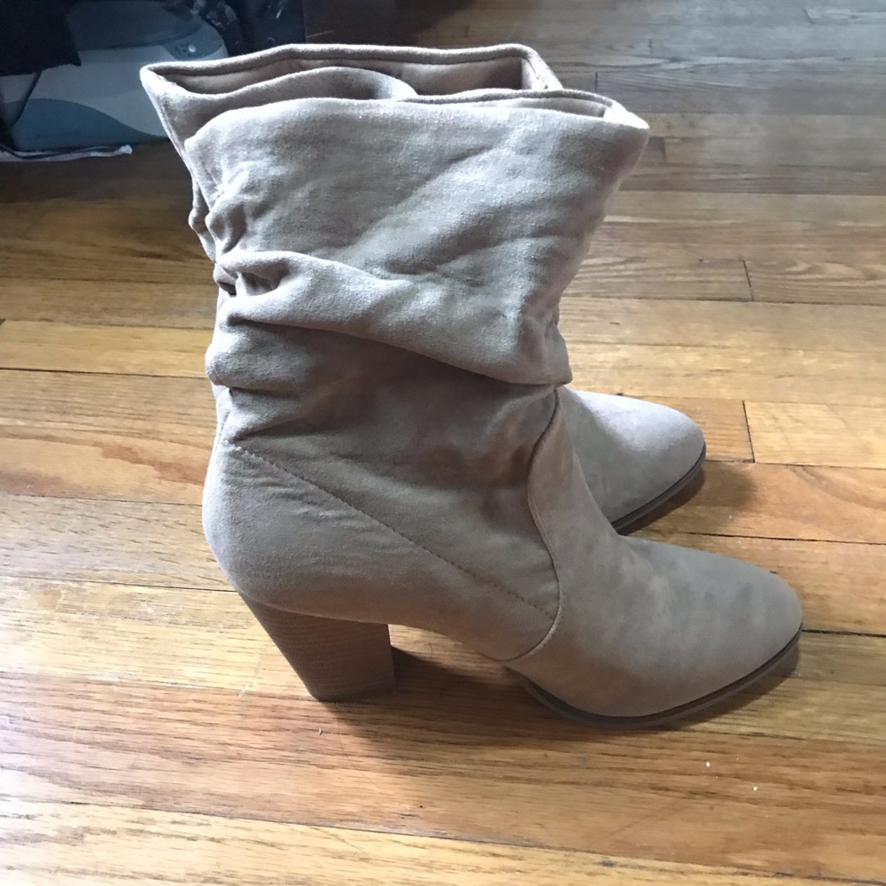 Taupe/tan booties
